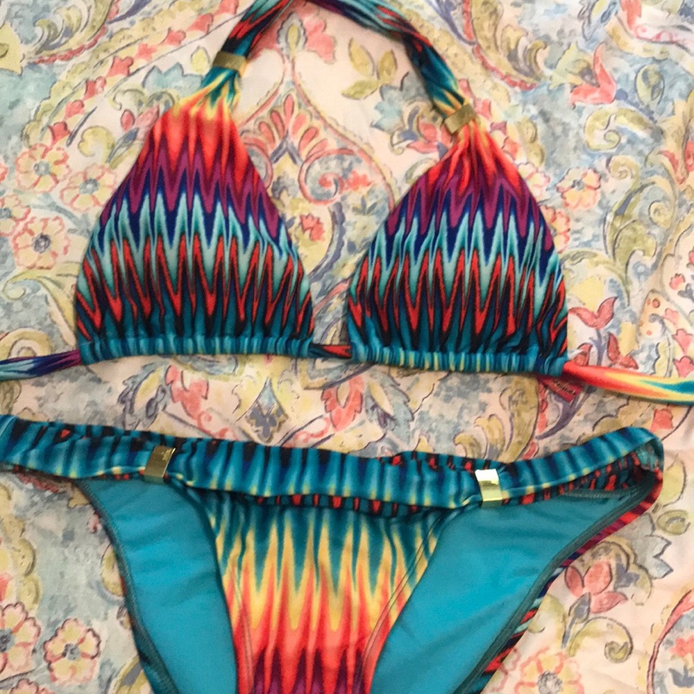 Sofia  by VIX bikini Size LG.